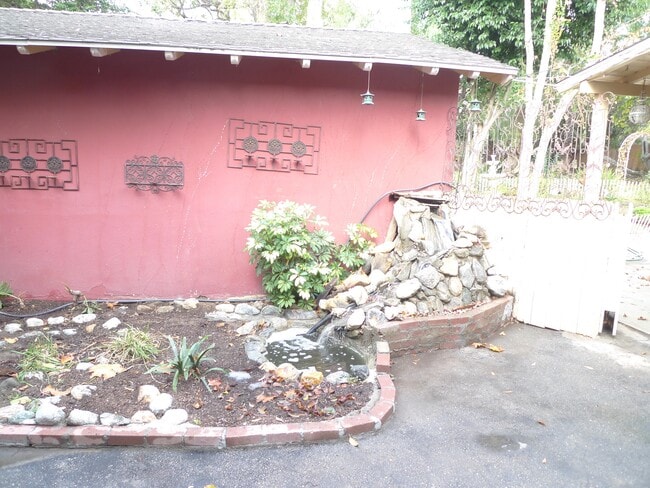 Building Photo - 2290 Canonita Dr