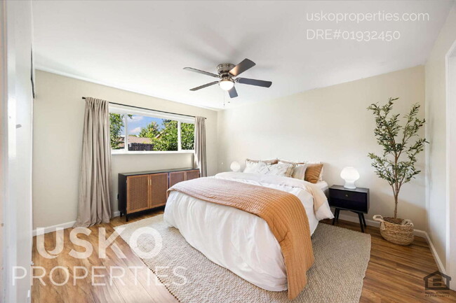 Building Photo - 8844 Garden Glen Way