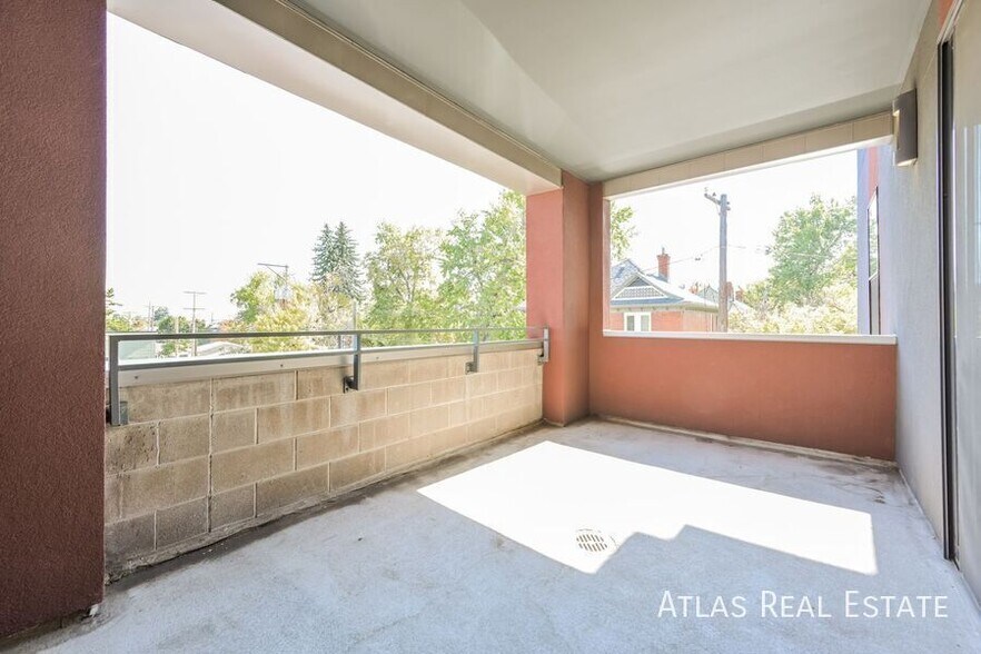 Building Photo - 3420 W 32nd Ave