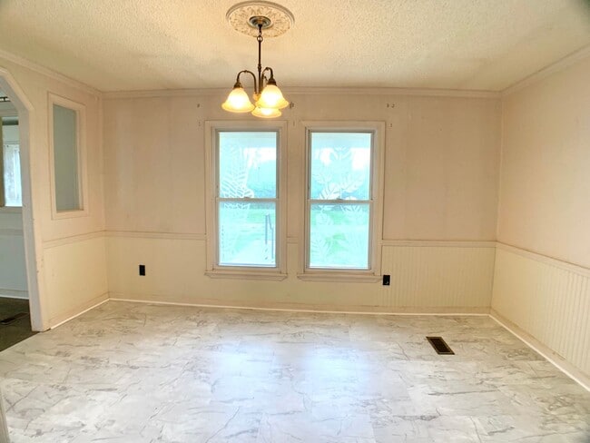 Building Photo - 2551 Farm Cir