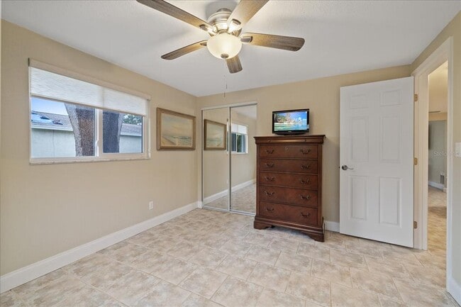 Building Photo - 6400 18th Ave N