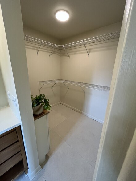 Building Photo - 2740 Sonata Dr