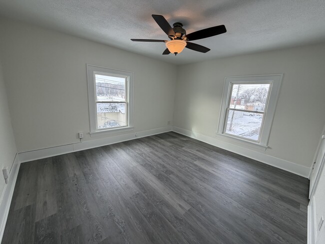 Building Photo - 111 E Eckman St