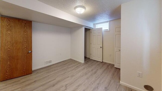 Building Photo - 329 W Indiana Ave