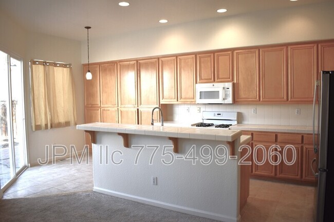 Building Photo - 4522 Mt Bachelor Dr