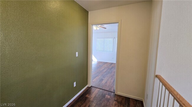 Building Photo - 3902 W El Campo Grande Ave