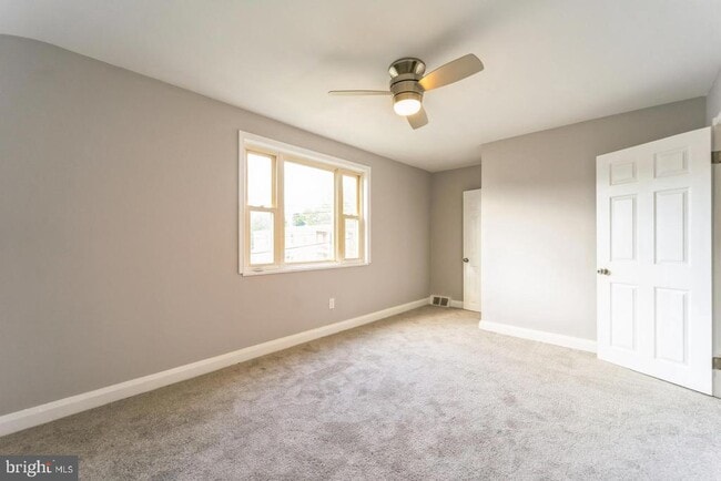 Building Photo - 4011 Mortimer Ave