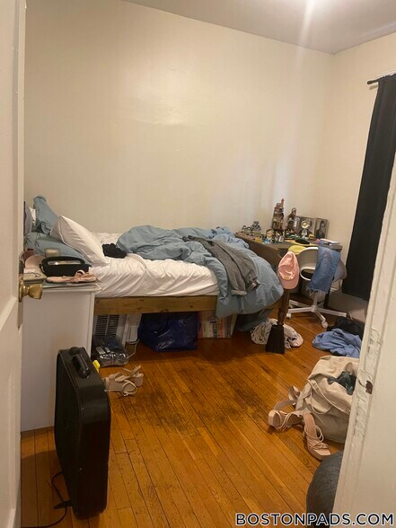 Building Photo - 107 Gordon St