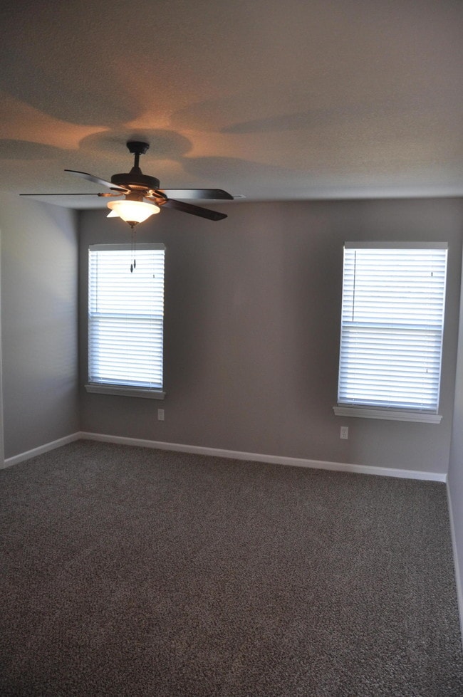 Building Photo - 5727 Abercorn Dr