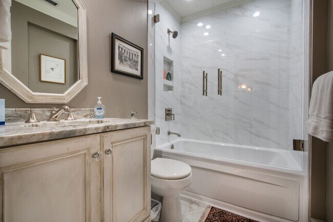 Building Photo - Immaculate Snee Farm Townhome for Rent!