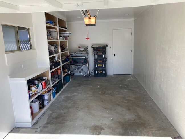 Building Photo - 919 La Fiesta Ct