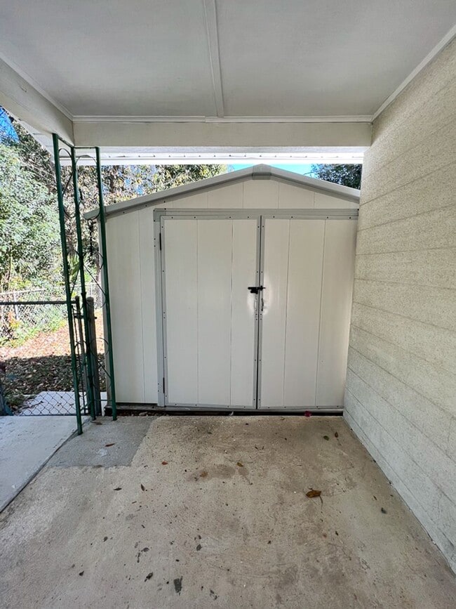 Building Photo - Pet Friendly 3BR/2BA NW Gainesville Home - Available mid-July!