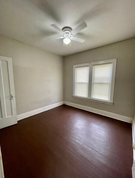 Building Photo - 3736 E 153rd St