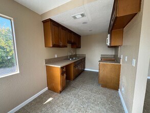 Building Photo - Two Bedroom One Bathroom Apartment in San Bernardino