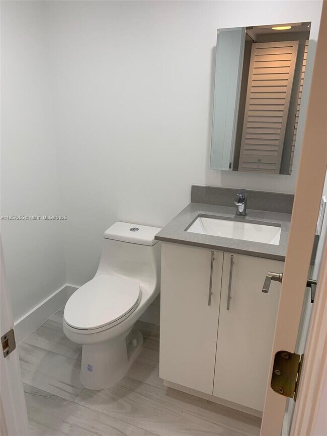 Building Photo - 6825 SW 45th Ln