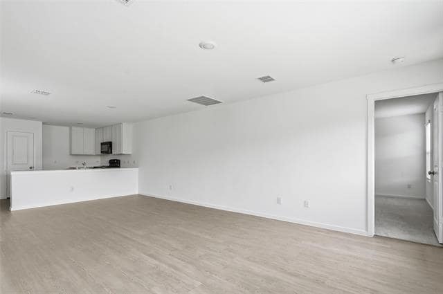 Building Photo - 2109 Spartan Dr