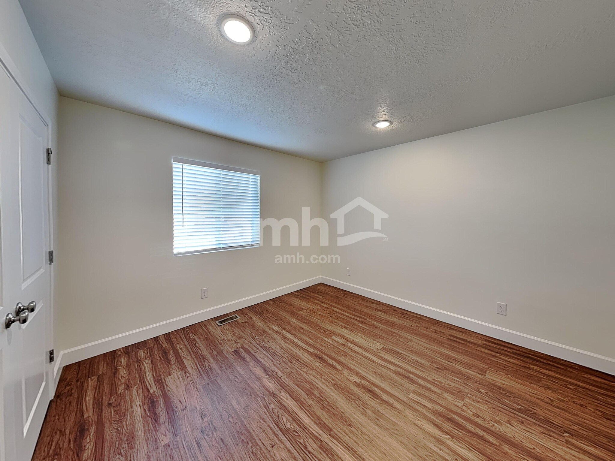 Building Photo - 1279 N Wagon Wy