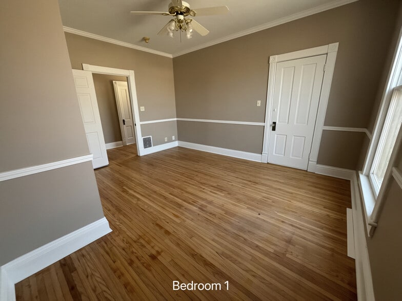 Building Photo - 1112 E Walnut St