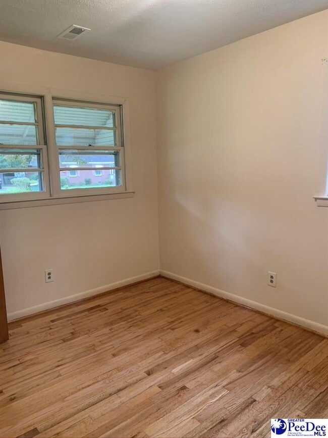 Building Photo - 1108 Elmgrove Ave