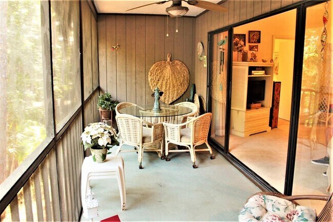 Building Photo - 1716 Glenhouse Dr