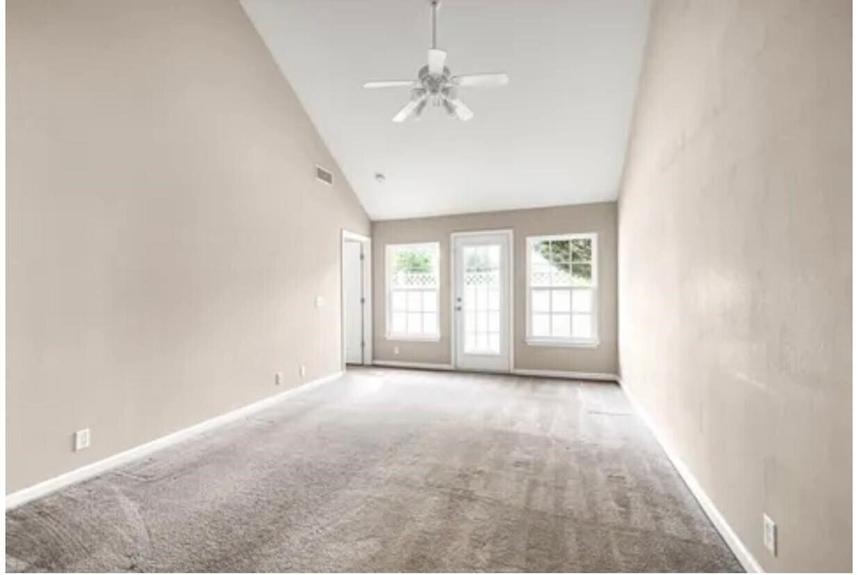 Living Room View 1 - 182 Antler Ridge Cir