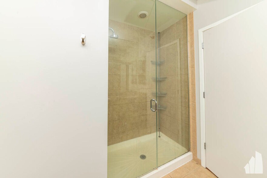 Building Photo - 700 N Larrabee St