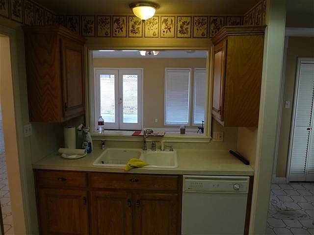 Building Photo - 8120 Heatherbrook Trail