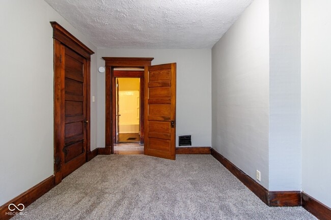 Building Photo - 1210 N Olney St