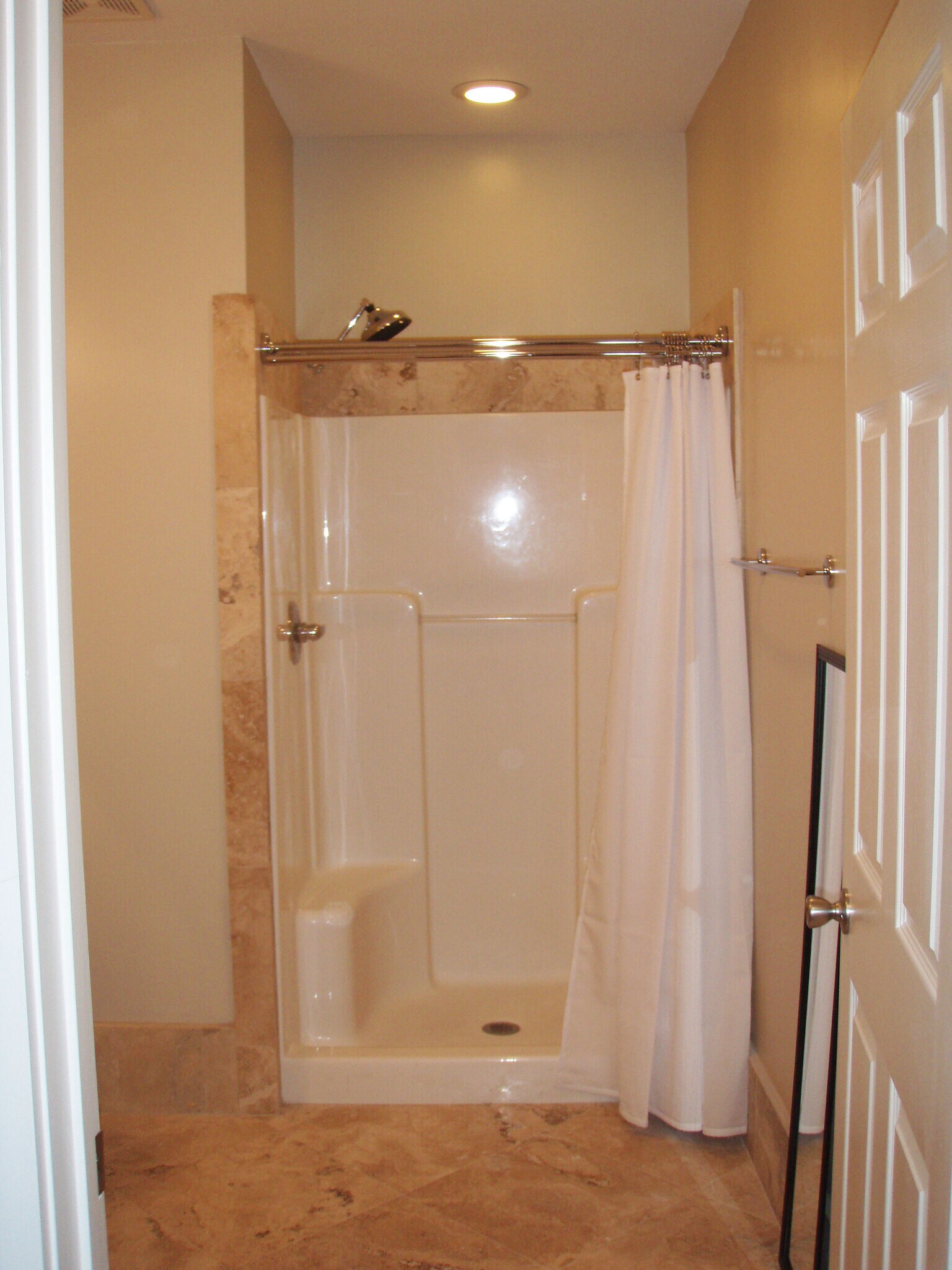 Building Photo - 302 W 40th St