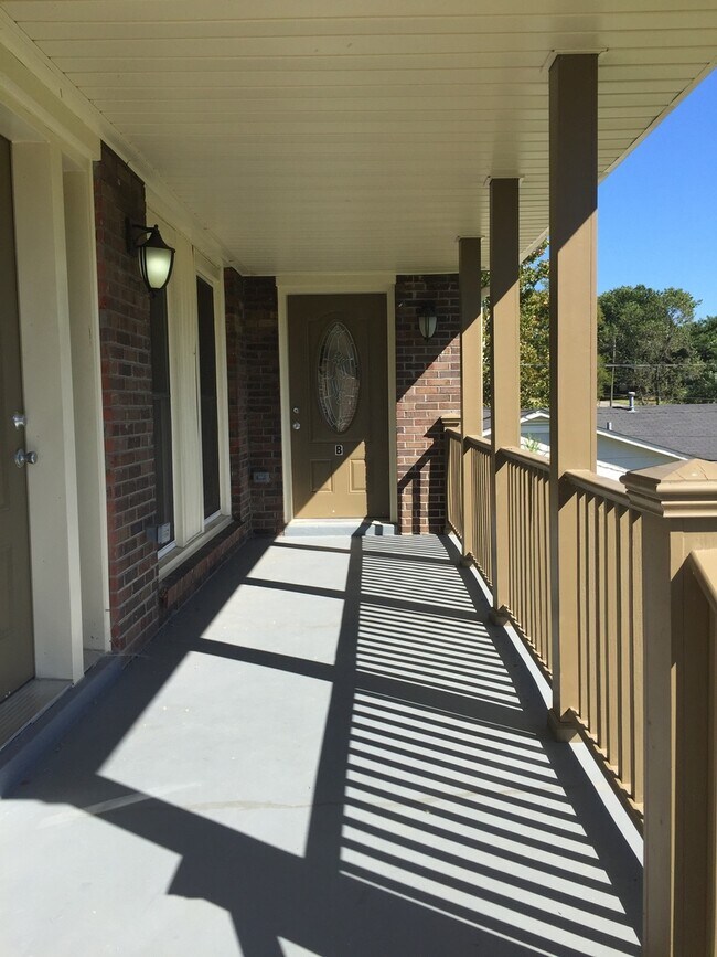Building Photo - 642 Harpeth Bend Dr