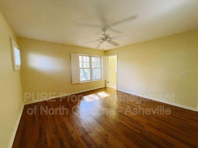 Building Photo - 15 Spring Village Ln