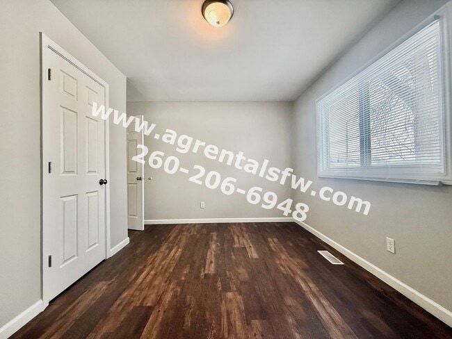 Building Photo - 3 Bedroom house