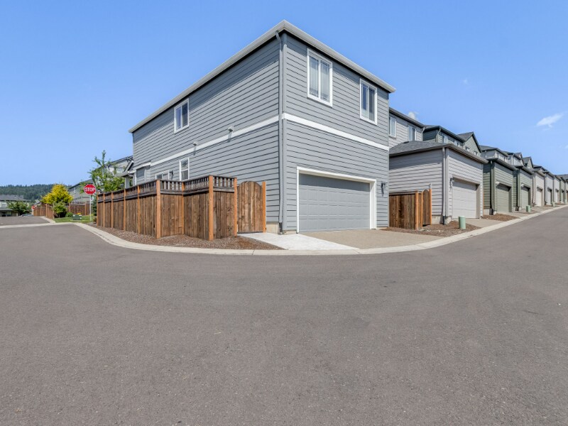 Building Photo - 15254 NW Cosmos St