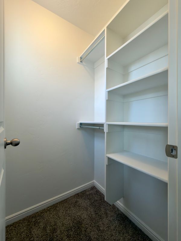 Building Photo - 664 E 110 S