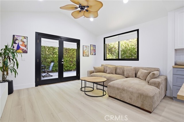 Building Photo - 5209 Avenida Oriente