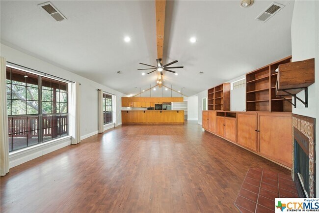 Building Photo - 1310 Scenic View Dr