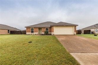 Building Photo - 2008 Red Sage Dr