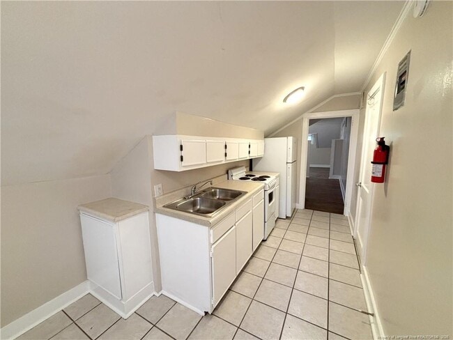 Building Photo - 1525 Fort Bragg Rd