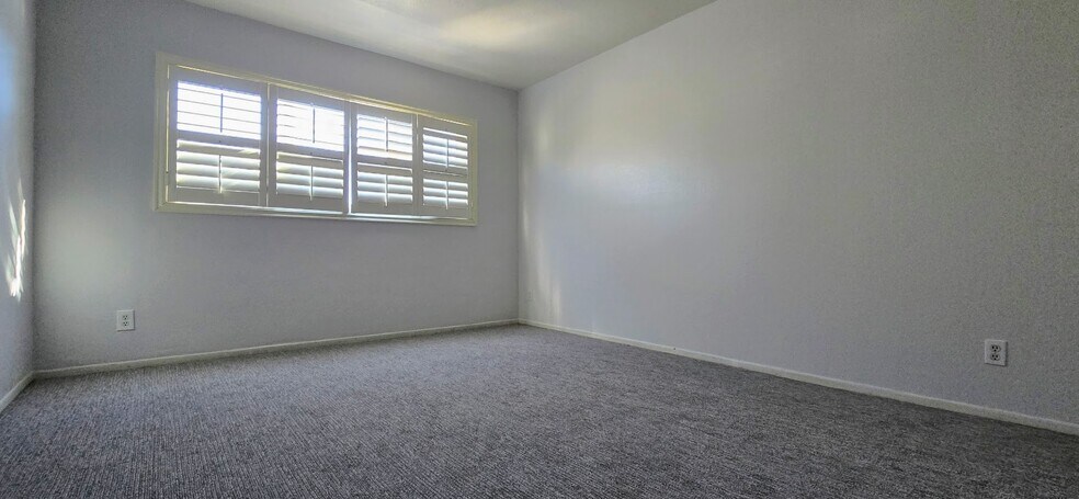 Building Photo - 277 Pleasant St