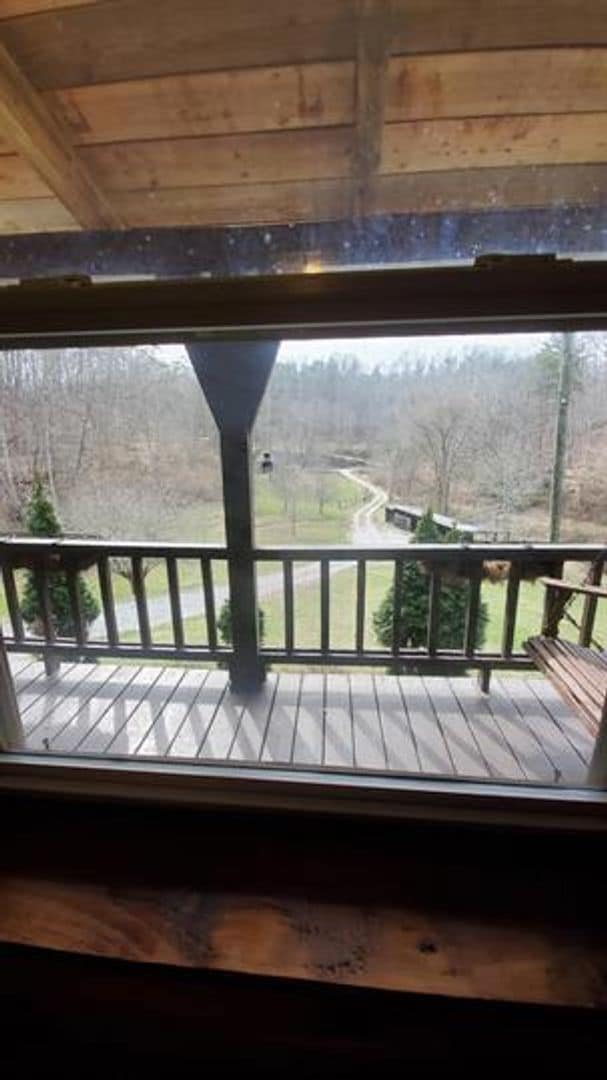Building Photo - Gorgeous Log Home in Hurricane