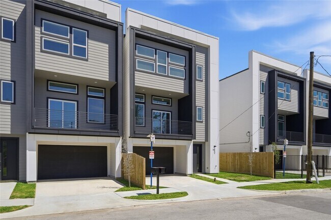 Building Photo - 5505 Hershe St