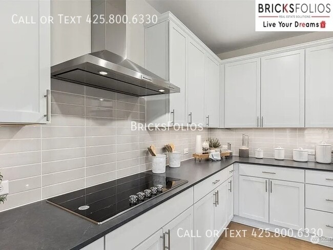 Building Photo - 3836 McCormick Vlg Dr
