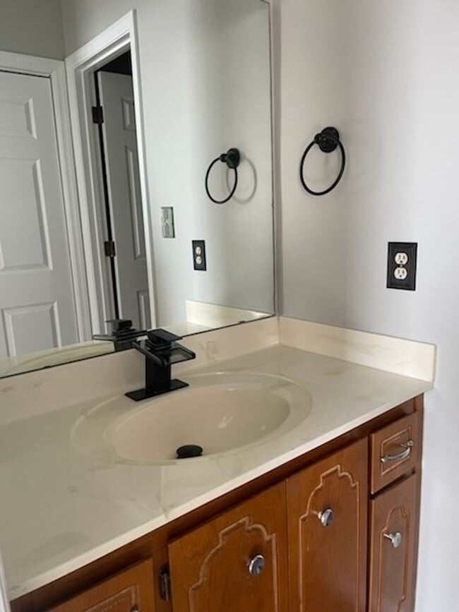 Building Photo - Quaint Townhome in the Heart of North Augusta