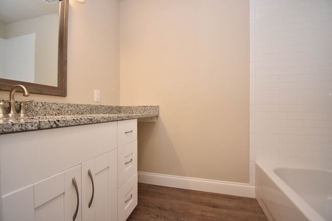 Building Photo - 2600 SW 35th Pl