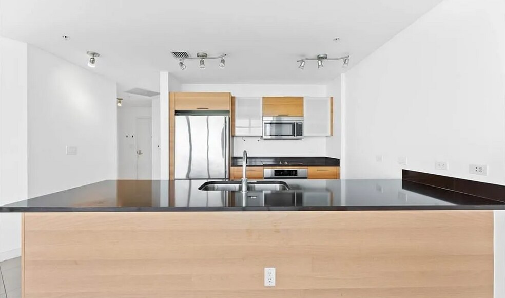 Building Photo - 3301 NE 1st Ave