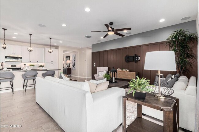 Building Photo - 17386 W Bloomfield Rd