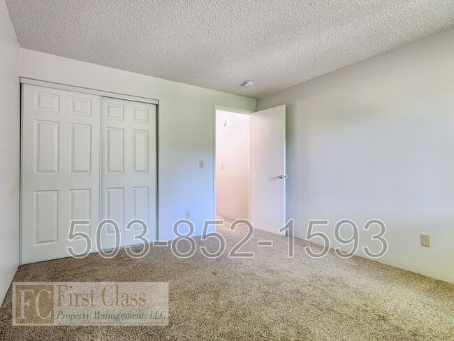 Building Photo - 3618 SW Beaverton Hillsdale Hwy