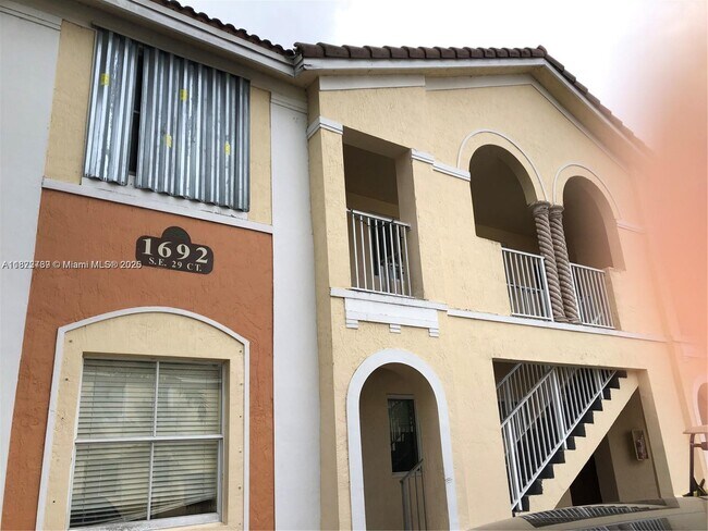 Primary Photo - 1692 SE 29th Ct