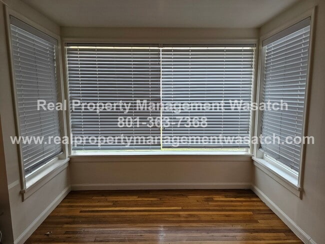 Building Photo - Check Out This 4 Bedroom 2 Bathroom Home i...