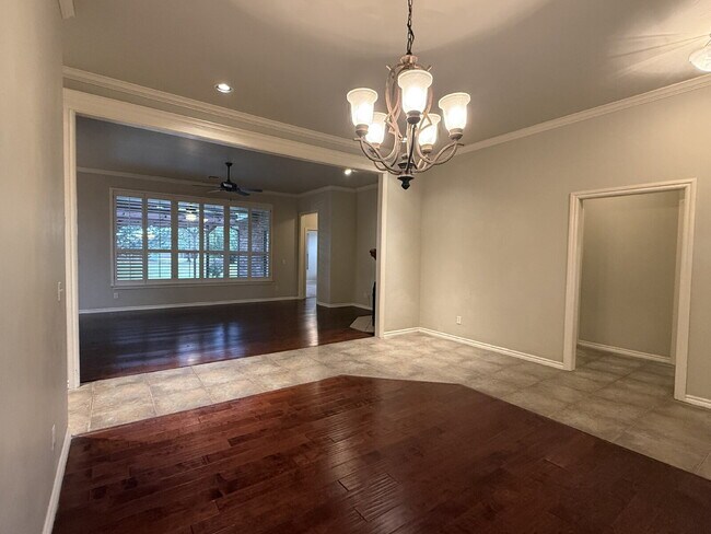Building Photo - 4-bedroom property in a fantastic North Edmond